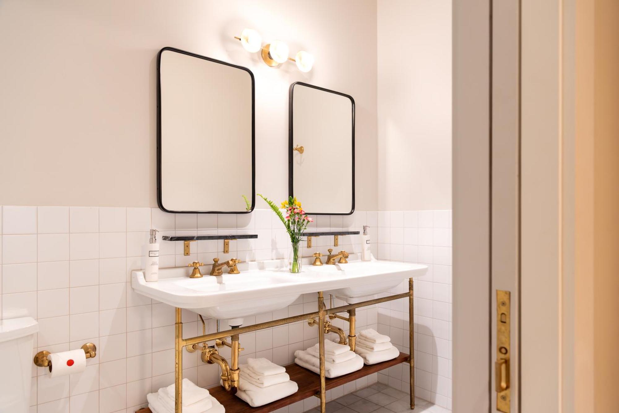 Hotel Kinsley Кінгстон Екстер'єр фото